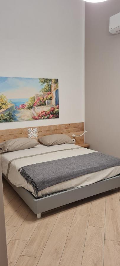 Euforia Napoli - Tre Sedi - Three Locations Bed & Breakfast Phòng bức ảnh