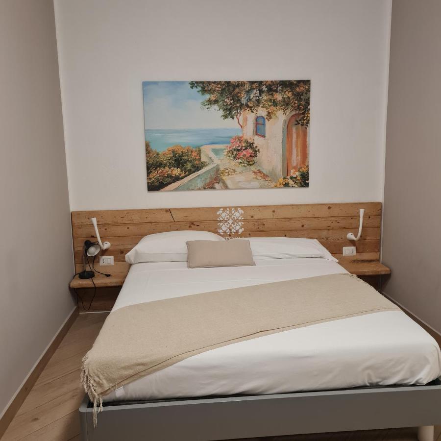 Euforia Napoli - Tre Sedi - Three Locations Bed & Breakfast Phòng bức ảnh